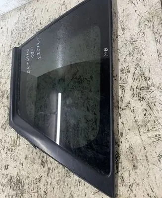 Mitsubishi Outlander Rear side window