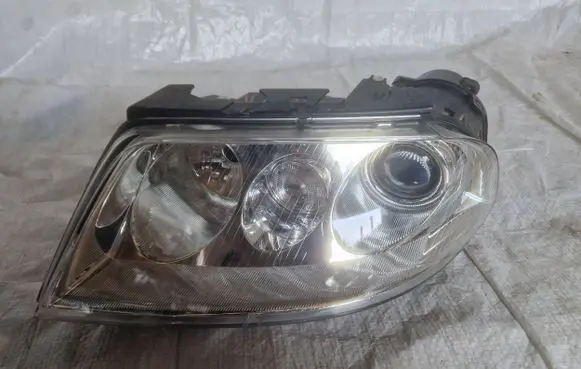 Volkswagen PASSAT B5.5 Headlight/headlamp 3B7941015M