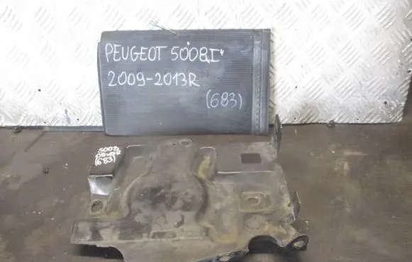 Peugeot 5008 Battery tray 