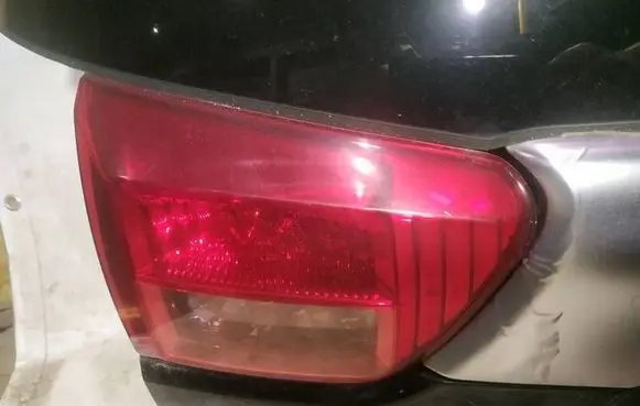 Peugeot 4007 Tailgate rear/tail lights