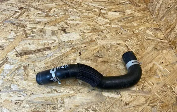 Toyota Yaris Cross Engine coolant pipe/hose