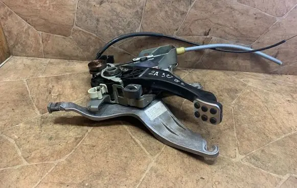 Mercedes-Benz C W204 Handbrake/parking brake lever assembly A2044200684