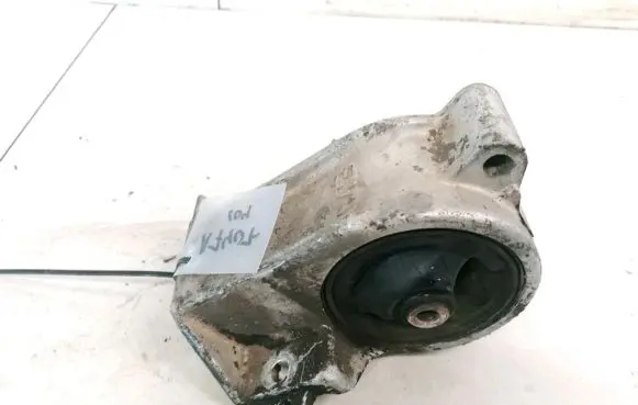 Nissan Almera Tino Engine mount bracket