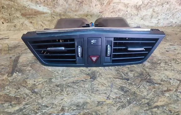 Dash center air vent grill
