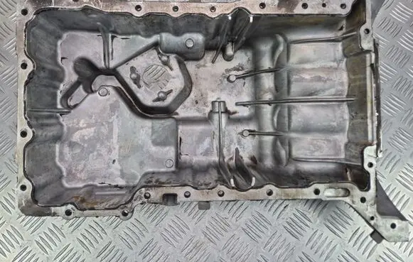 Mercedes-Benz A W176 Oil sump A2700140000
