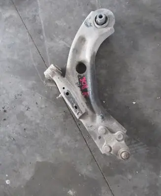 Peugeot 308 Front lower control arm/wishbone