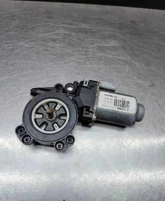 Toyota Aygo AB10 Front door window regulator motor 400843B