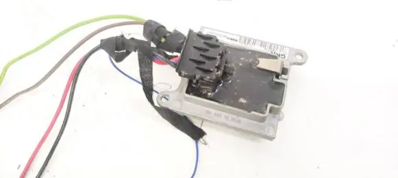 Volvo XC90 Heater blower motor/fan resistor 08687518 982833V001