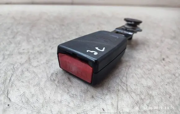 Mercedes-Benz ML W164 Middle seatbelt buckle (rear) A1648601969