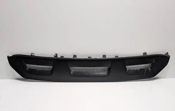 Front bumper lip