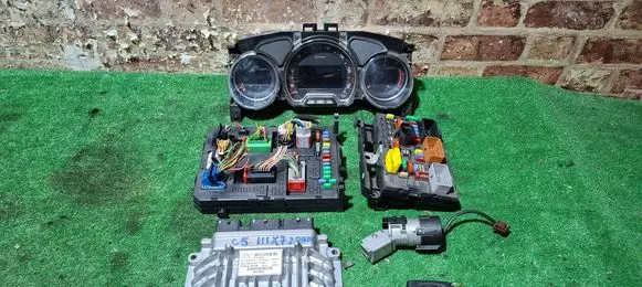 Citroen C5 Engine ECU kit and lock set 9663548180 9666266580 9807028580