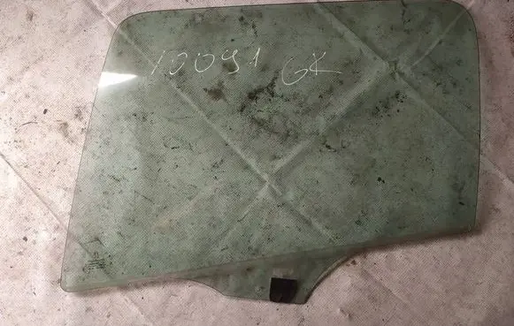 Peugeot 206 Rear door window glass as2