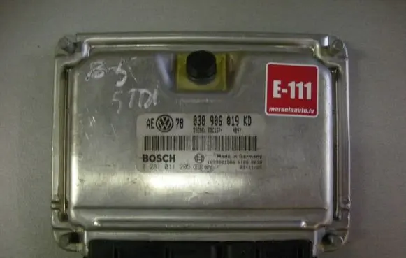 Volkswagen PASSAT B5 Engine control unit/module 038906019KD