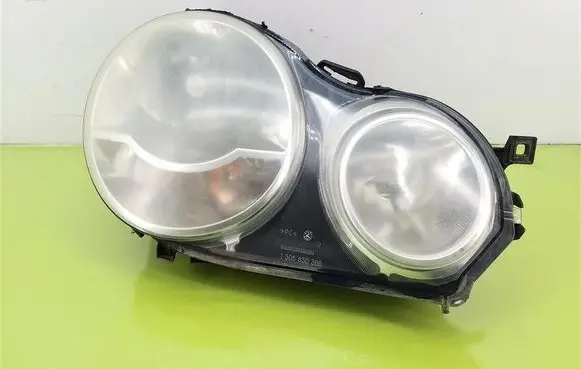 Volkswagen Polo Headlight/headlamp 0301190202