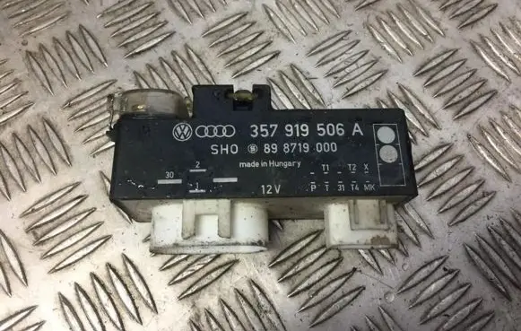 Volkswagen Golf III Coolant fan relay 357919506a 898719000