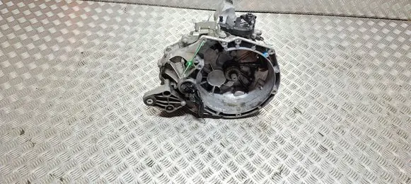 Ford Focus Manual 5 speed gearbox S26383273 AV6R7002KF