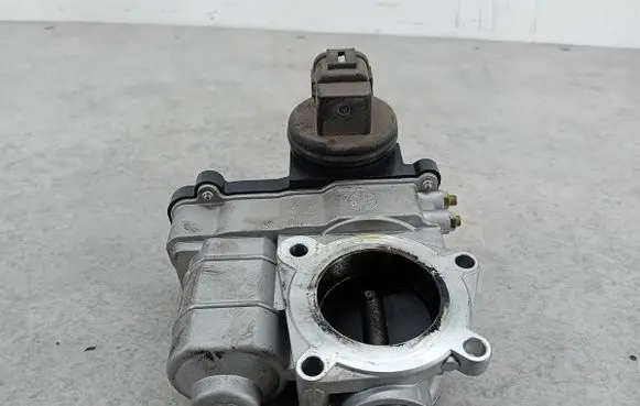 Nissan Micra Throttle body valve SERA57602