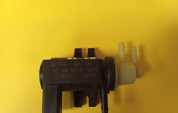 Volkswagen PASSAT B5 Turbo solenoid valve 1K0906627E