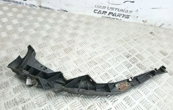 Volkswagen PASSAT B5 Front bumper mounting bracket 3B0807050C
