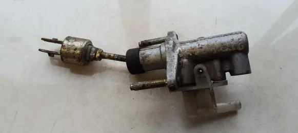 Toyota Avensis Verso Clutch master cylinder