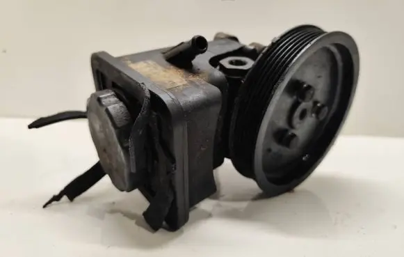 BMW X5 E53 Power steering pump 6762279 7692974533