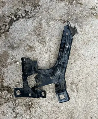 BMW 7 G11 G12 Fender mounting bracket 7347424