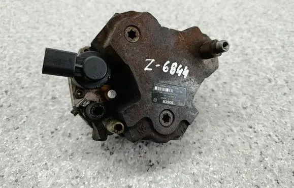 BMW 3 E90 E91 Fuel injection high pressure pump 7788670