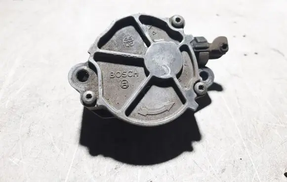 Ford Focus C-MAX Vacuum pump D1561A