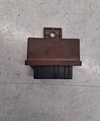 Peugeot 406 Fuel pump relay 24375000