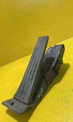 BMW 1 E82 E88 Accelerator throttle pedal 3542679374201