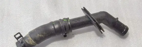 Engine coolant pipe/hose