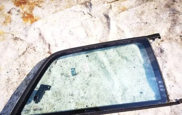 Audi A3 S3 8L Rear side window as2