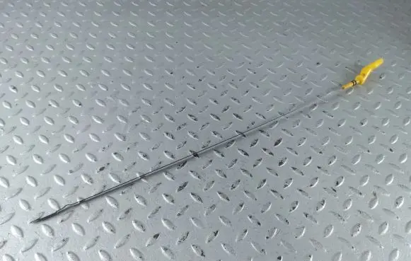 Audi Q2 - Oil level dip stick 05E115611B