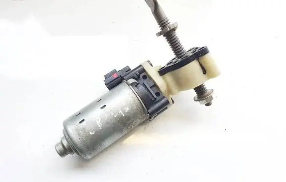 Toyota Avensis T250 Seat adjustment motor 8582033020 439440-10080