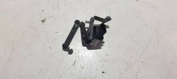 Volvo XC40 Rear air suspension level height sensor 8888899693 32221958 D6M4A