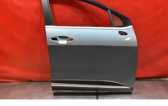 KIA Sportage Front door 