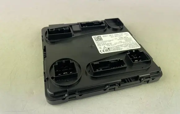 Audi e-tron Comfort/convenience module 8W1907064CP 8W1907064P