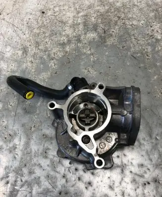 Audi A4 S4 B8 8K Vacuum pump 06K145100B