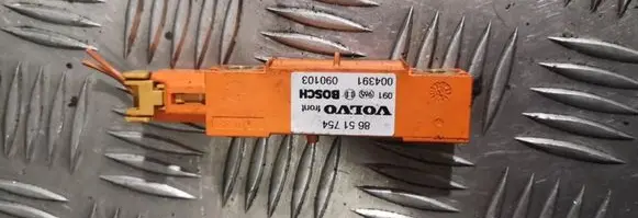 Volvo XC90 Airbag deployment crash/impact sensor 8651754