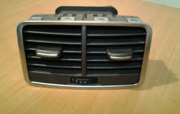 Audi A8 S8 D3 4E Rear air vent grill 4F0819203B