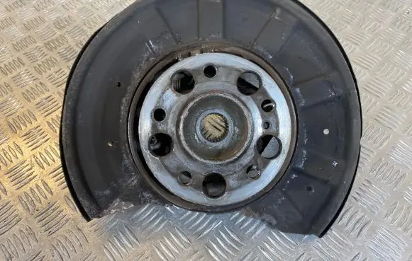 Mercedes-Benz E W212 Rear wheel hub