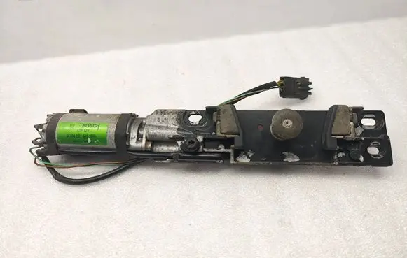 BMW 7 E38 Tailgate/trunk/boot lift motor 8352202