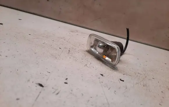 Audi A4 S4 B6 8E 8H Front fender indicator light 8E0949127