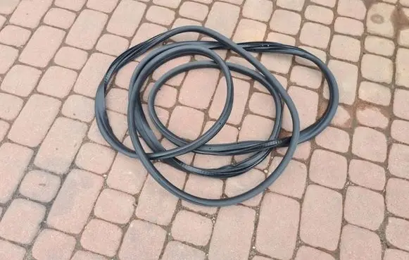 Renault Captur II Rubber seal loading door 