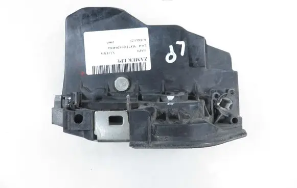 BMW X3 E83 Front door lock 7167065