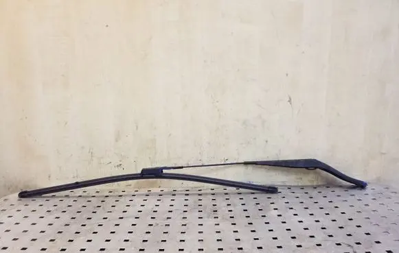 Front wiper blade arm