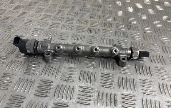 Audi A3 S3 8V Fuel main line pipe 04L089 04L089D