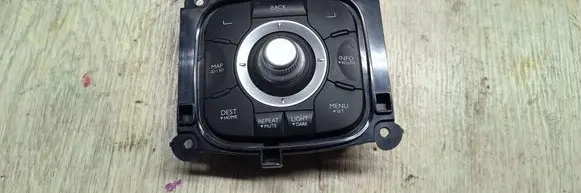 Multifunctional control switch/knob