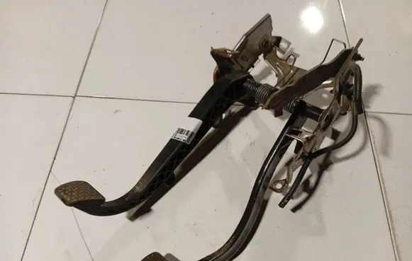Opel Meriva A Brake pedal 