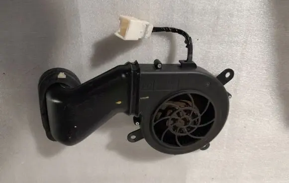 KIA Carnival Subwoofer speaker 891P3